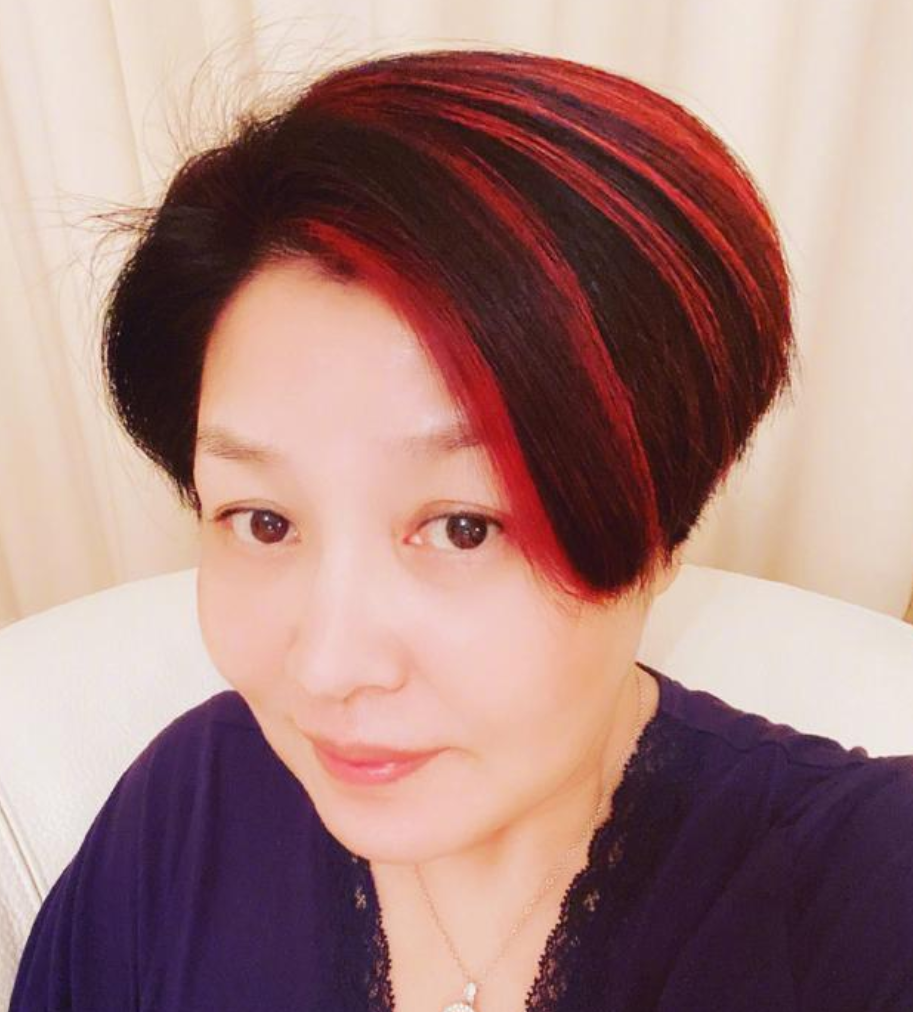 李咏去世3年妻女现状如何？哈文未改嫁，仍保持丈夫在世时一习惯 第31张