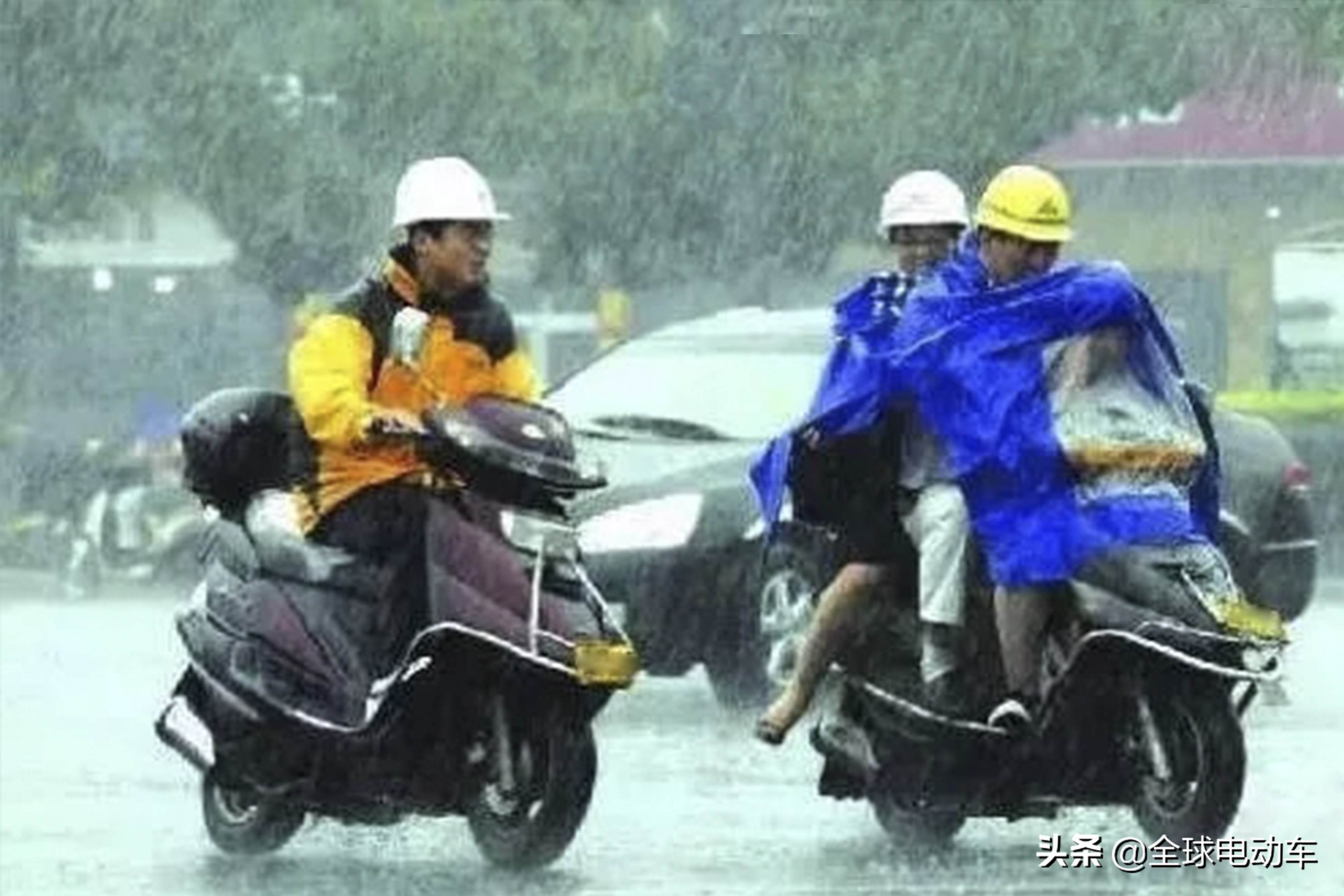 电动车淋雨或泡水后还能骑吗？雨天骑车六个技巧一起看 第1张
