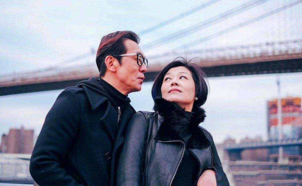 李咏去世3年妻女现状如何？哈文未改嫁，仍保持丈夫在世时一习惯 第19张