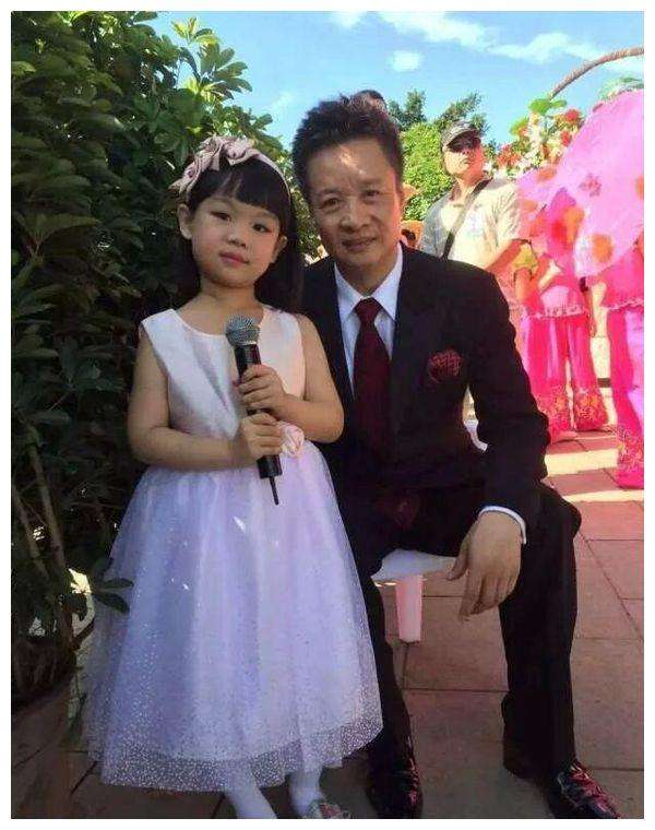 好男人阎维文：陪妻子抗癌33年，女儿嫁进名门，亲家比他还厉害 第61张
