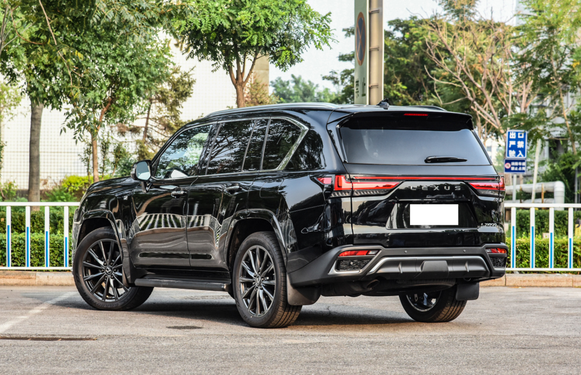雷克萨斯lx570售价2021款价格（一文读懂LX570背后的售价） 第7张