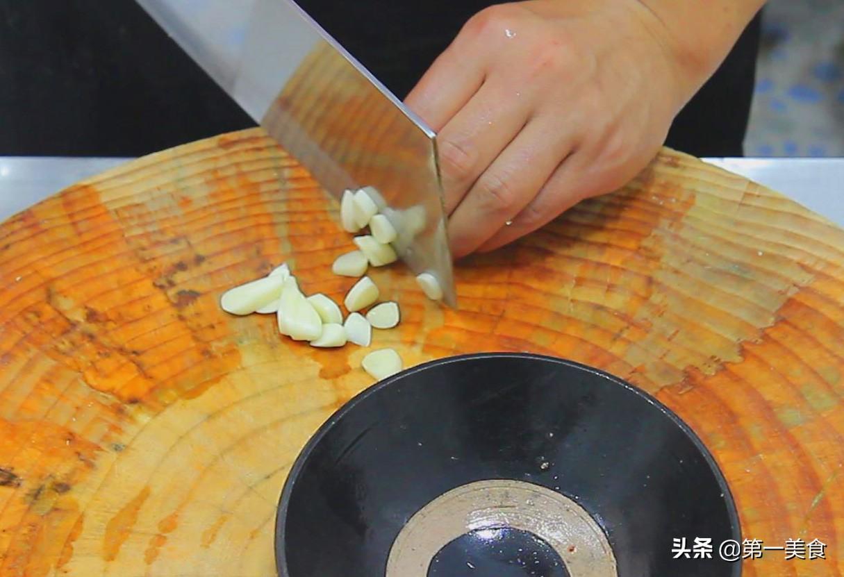大芹菜怎么炒好吃窍门（厨师长教你芹菜的好吃做法） 第13张