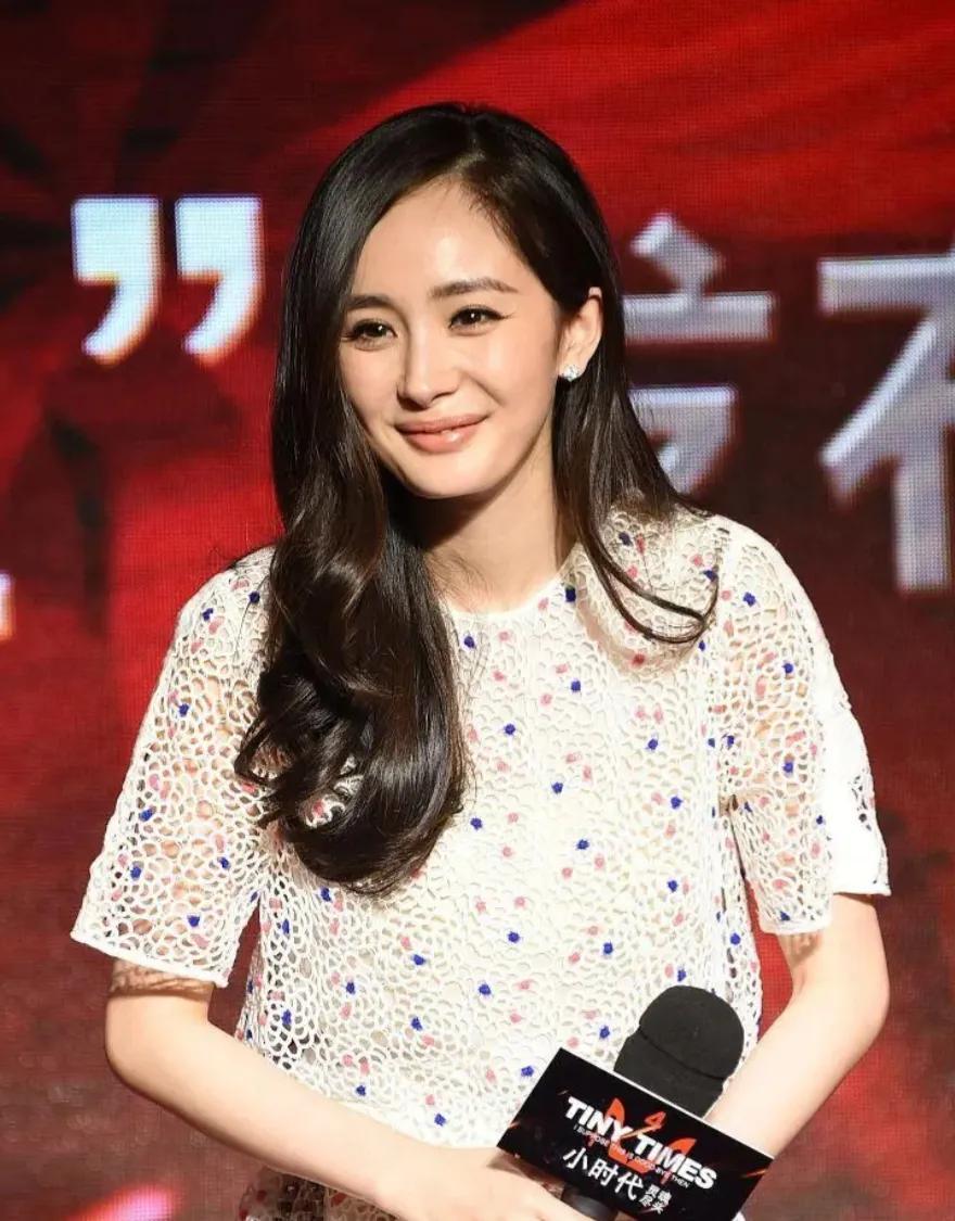 杨幂王俊凯恋情的事是真的吗（网友：纯属无稽之谈） 第7张
