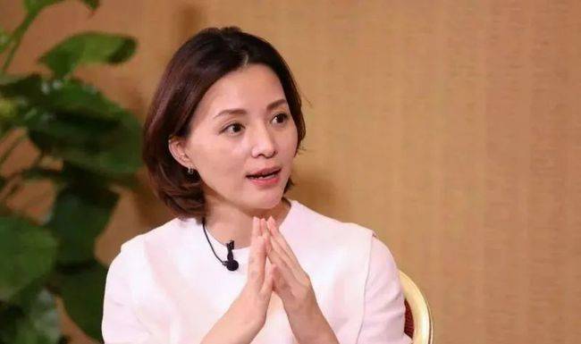 董卿为什么被央视解雇了（内部员工揭董卿离开央视的原因） 第13张