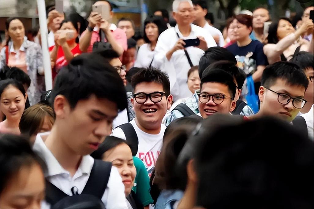 高中毕业后没考上大学怎么办（复读和专科如何选择） 第5张