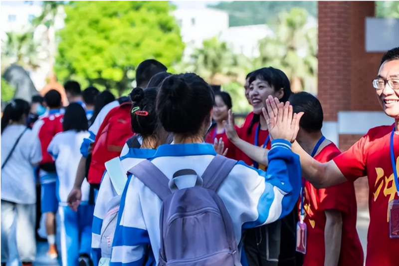 高中毕业后没考上大学怎么办（复读和专科如何选择） 第11张