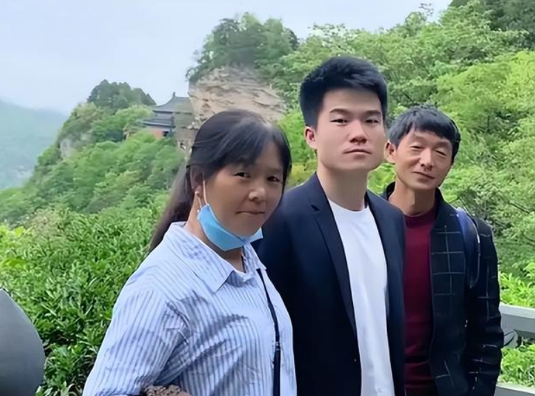 董宇辉个人资料（揭秘董宇辉早年经历与逆袭史） 第13张