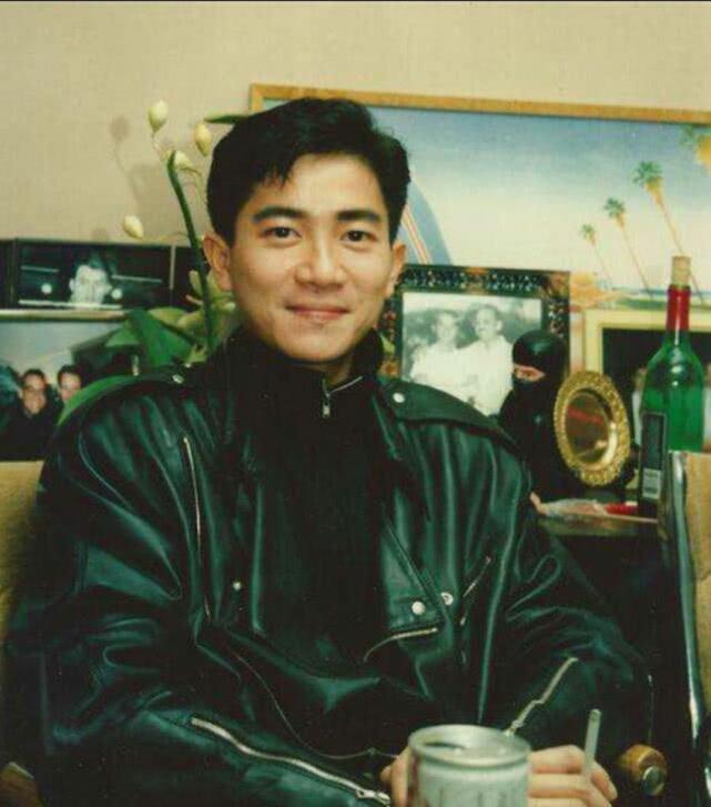 陈百强什么原因怎么走的（一文揭开陈百强服药身亡真相） 第1张