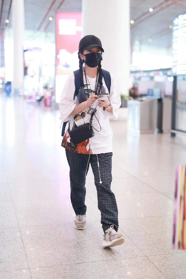 赵薇现状怎么样（如今赵薇状态起色好现年轻） 第3张