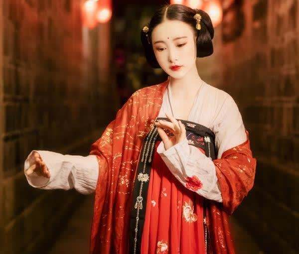 唐朝女性到底有多开放（低胸装一言不合就休夫） 第1张