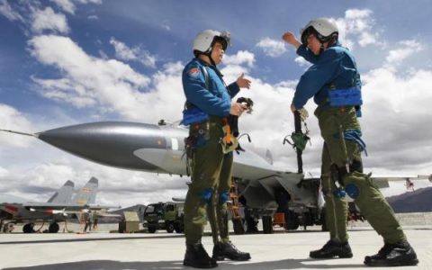 飞行员的报考条件（个人报考国家飞行员的要求）