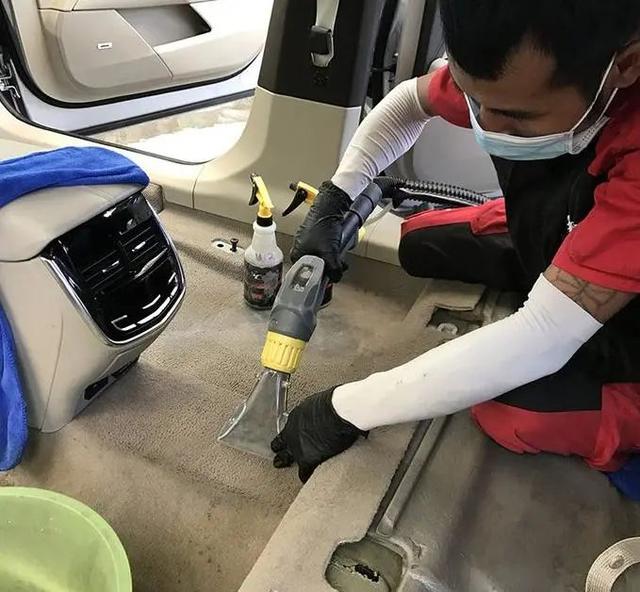 汽车内饰多久清洗一次？让老司机告诉你答案 第3张
