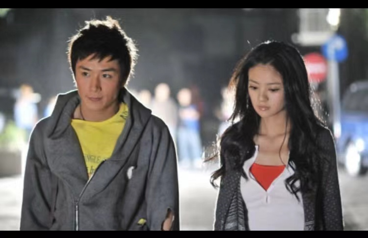 李承铉第一任妻子是谁？第一任是戚薇，两个人因戏结缘 第41张