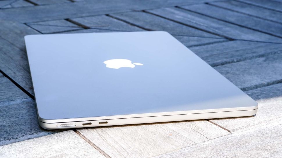 M2 MacBook Air 评测：外观更轻薄，性能更强大 第1张
