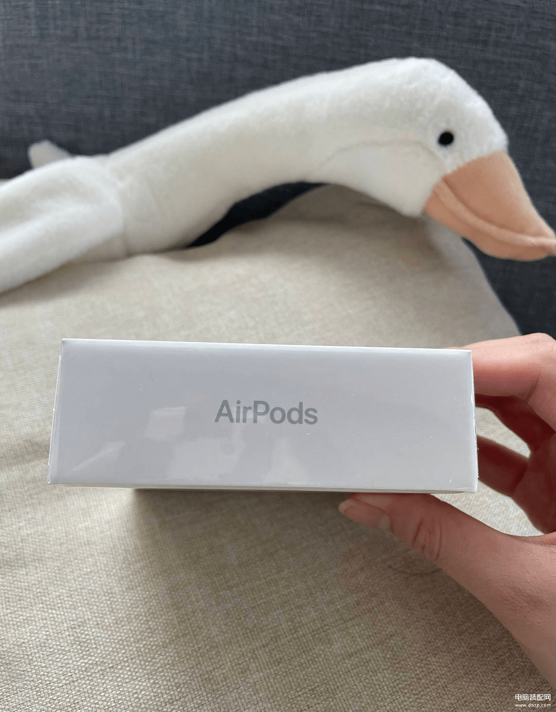 airpods闪绿灯什么意思（无线耳机盒贴心技巧的开箱体验） 第7张