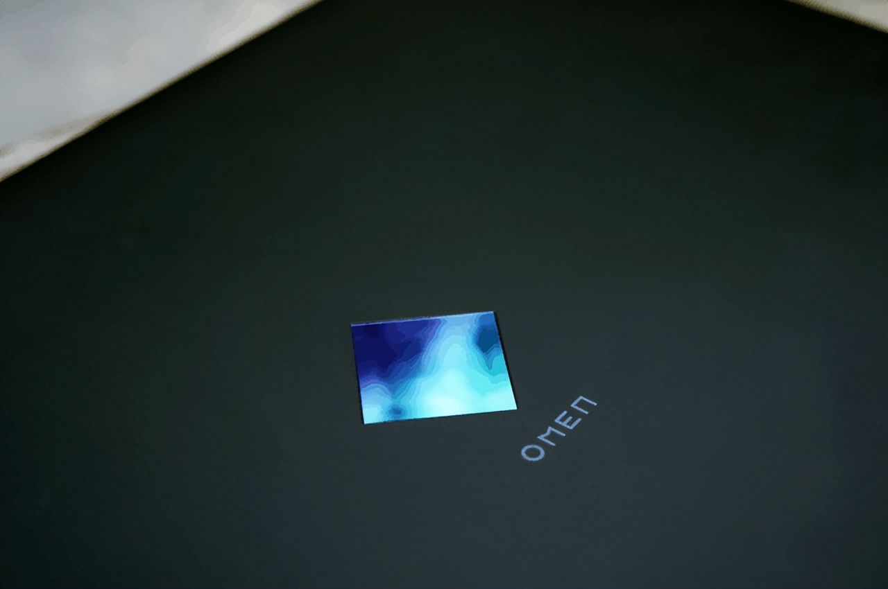 OMEN暗影精灵8长测：机身轻薄接口丰富且合理 高颜值游戏本快码住 第5张