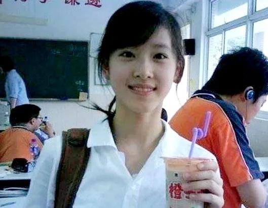 奶茶妹妹和刘强东怎么走到一起的（刘强东娶章泽天的原因） 第1张