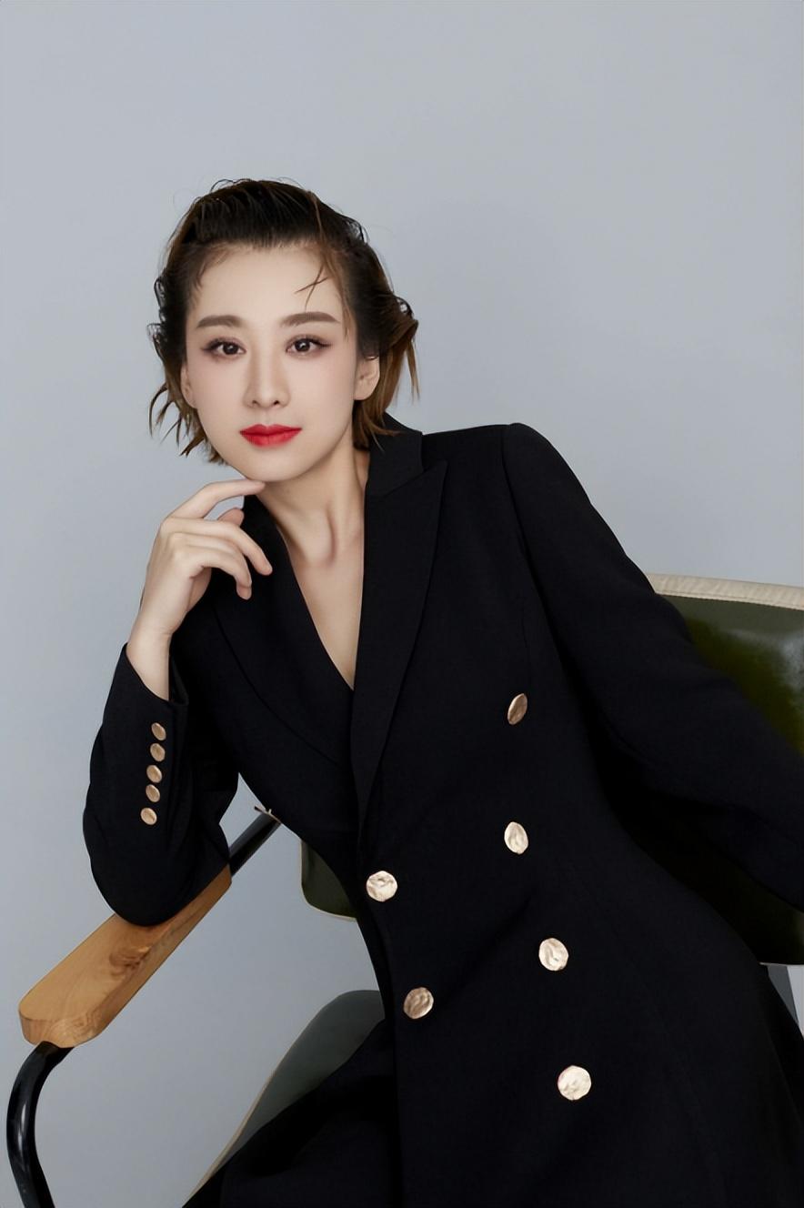 穆婷婷为什么退出娱乐圈（顶流穆婷婷选择隐退的真相） 第3张
