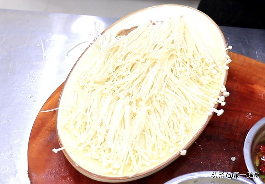 清蒸鱼怎么做好吃？厨师长教你正确做法，鲜嫩又多汁 第11张