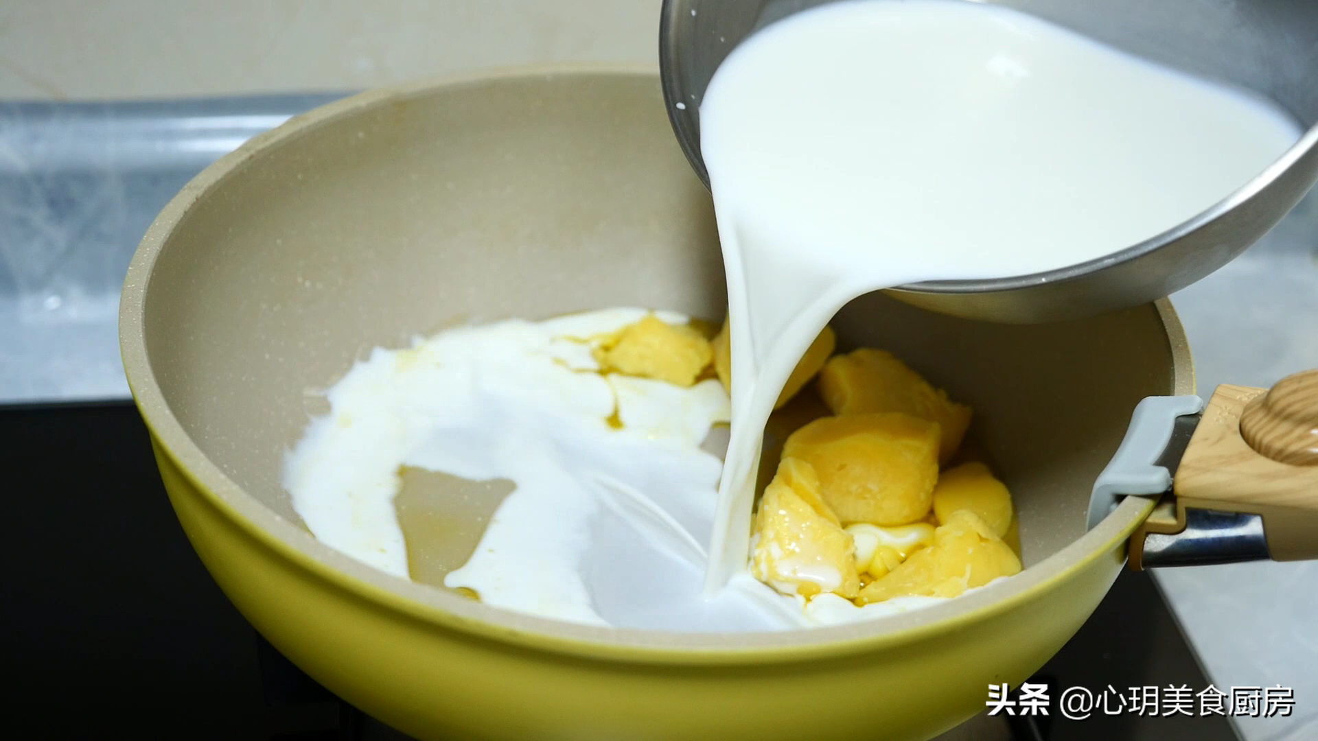 在家怎么自制奶油？附：奶油的制作方法，吃着不腻 第9张