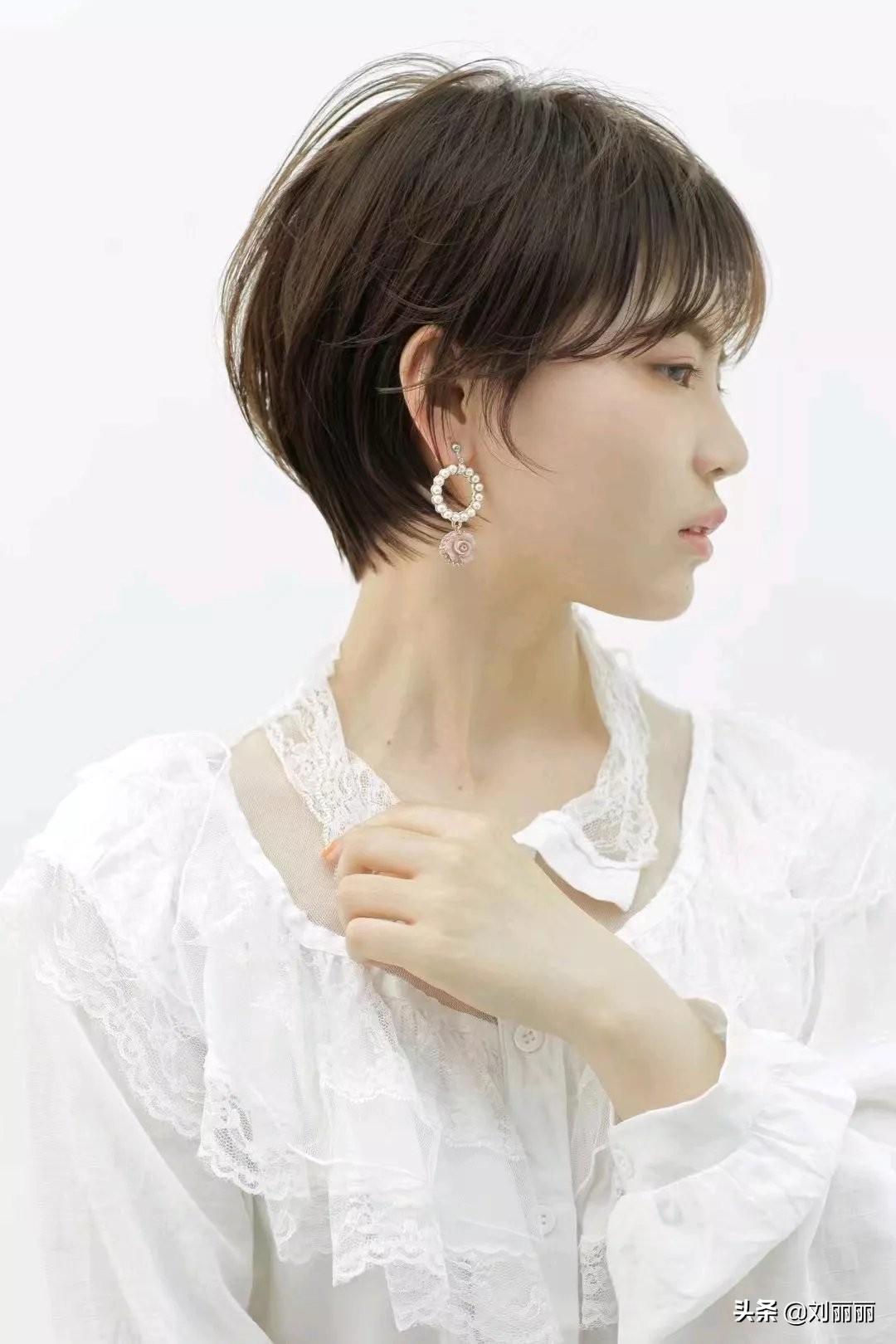 短发发型女2022新款（15款最火短发送给大家） 第19张