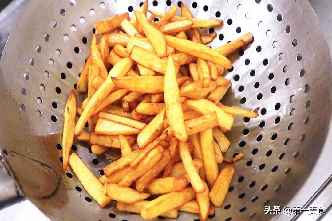 薯条怎么炸好吃又脆？厨师长教你炸薯条，又香又脆不油腻 第19张