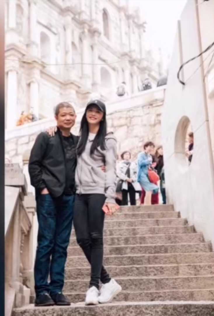 姚晨为老公曹郁庆生深情相吻，夫妻多张恩爱私密照曝光 第15张