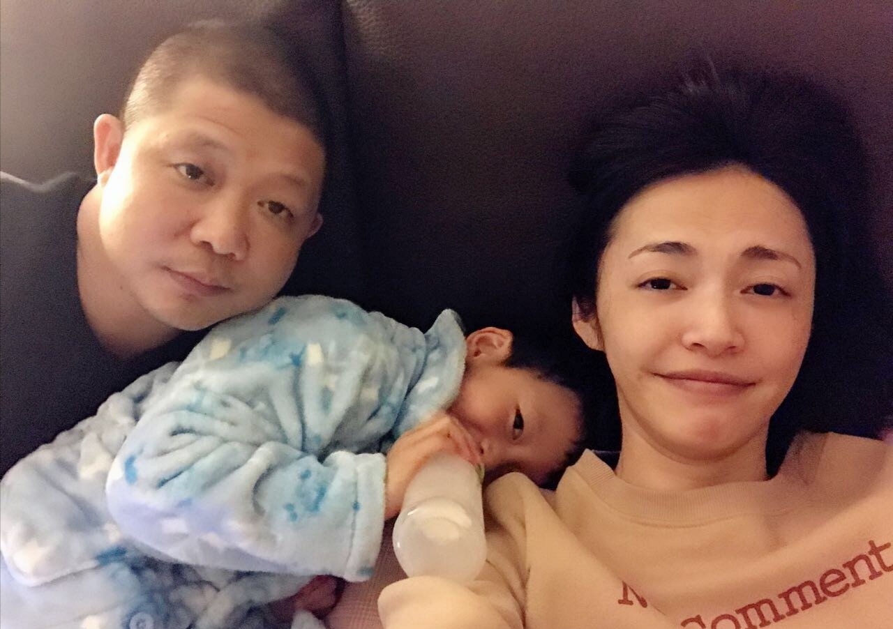 姚晨为老公曹郁庆生深情相吻，夫妻多张恩爱私密照曝光 第35张