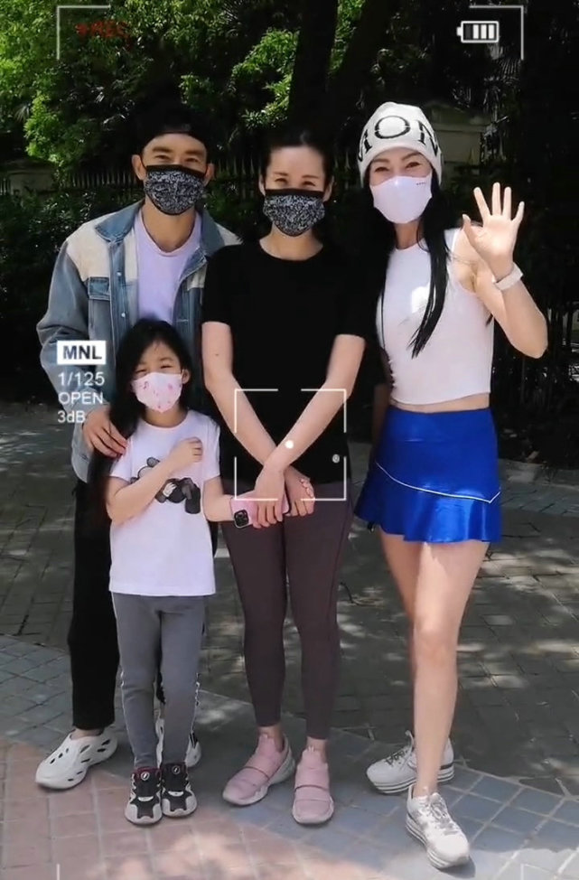 刘畊宏楼下美艳女邻居火了！确认过眼神，是富婆没错了 第13张