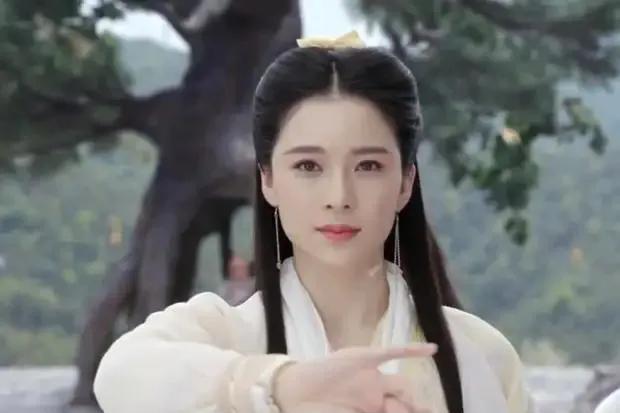 赵韩樱子为什么改名为赵樱子？改名又“换脸”赵韩樱子让人认不出 第29张