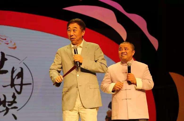 冯巩妻子艾慧：退休后对丈夫有抱怨，结婚39年的幸福与眼泪 第25张