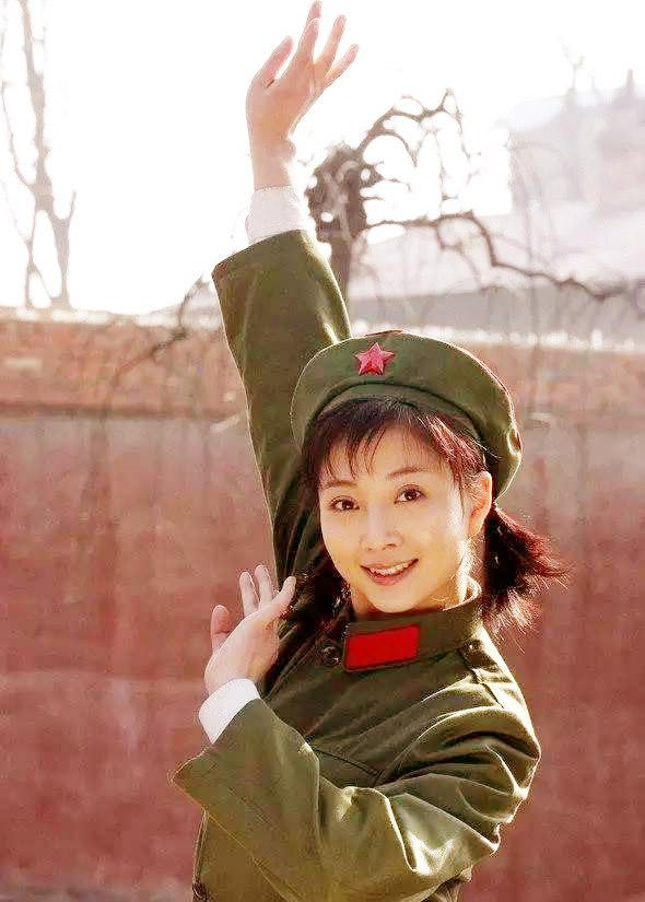 43岁殷桃频因颜值上热搜：出道20年16部经典作品，最绝的是演技 第17张