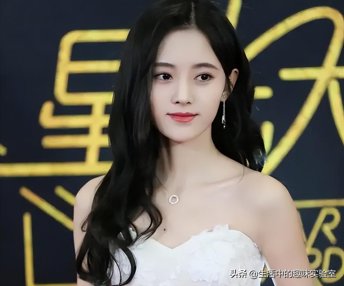 抹胸是什么？看完这个你就懂了 第1张