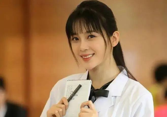赵韩樱子为什么改名为赵樱子？改名又“换脸”赵韩樱子让人认不出 第25张