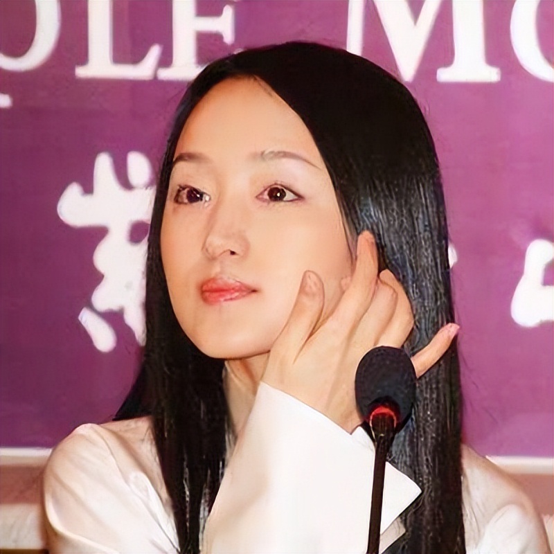 赖文峰出狱后娶妻生子，杨钰莹却至今未婚，她在追求什么？ 第53张