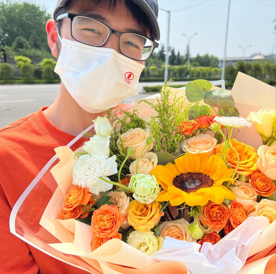 闺蜜生日送什么花比较适合（适合送闺蜜的生日花束） 第1张