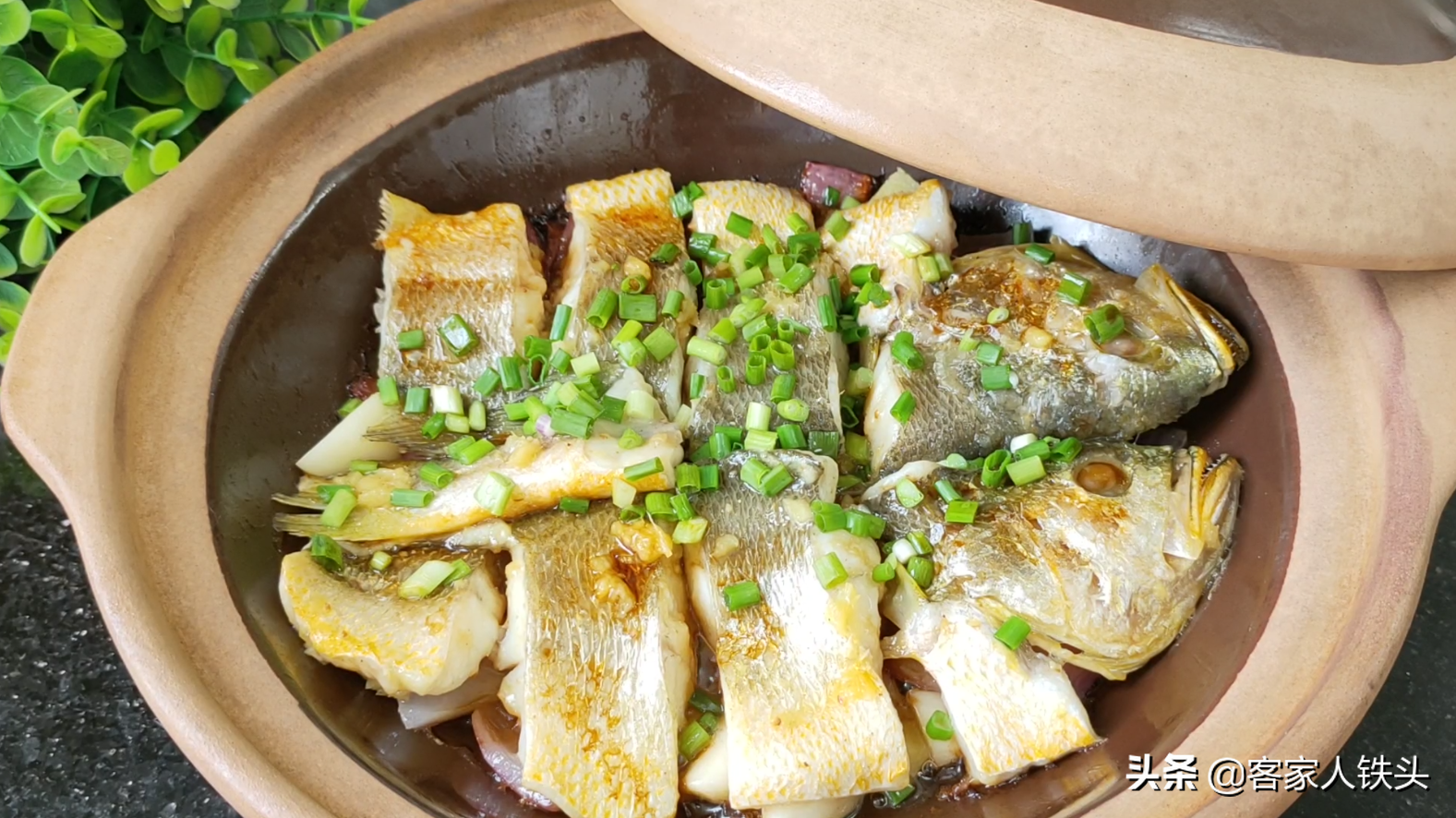 过年吃黄鱼别煎炸，切块摆入锅中，6分钟出锅，皮香肉嫩好吃过瘾 第17张