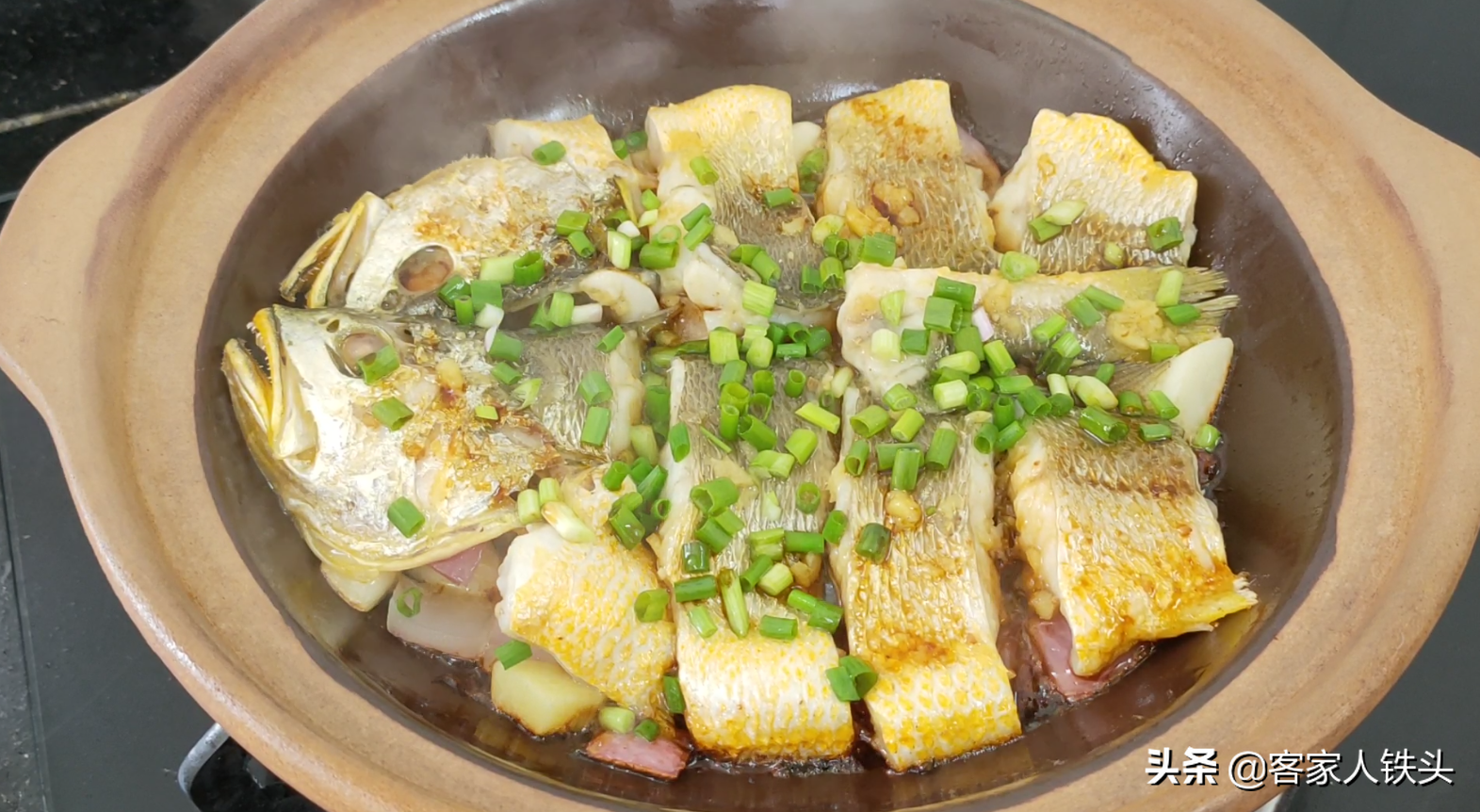过年吃黄鱼别煎炸，切块摆入锅中，6分钟出锅，皮香肉嫩好吃过瘾 第15张