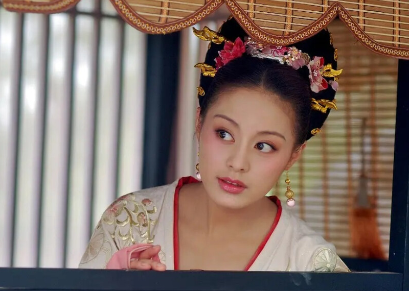 王力可：撞脸宁静阿娇，被称为央视亲女儿，演了无数女主剧仍不火 第23张
