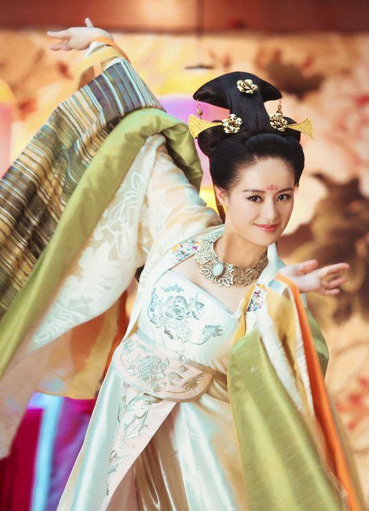 王力可：撞脸宁静阿娇，被称为央视亲女儿，演了无数女主剧仍不火 第3张
