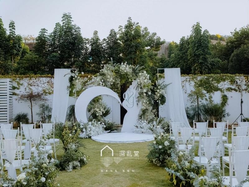 婚宴酒席价格一般多少钱（婚礼宴会的酒席价格大概费用） 第1张